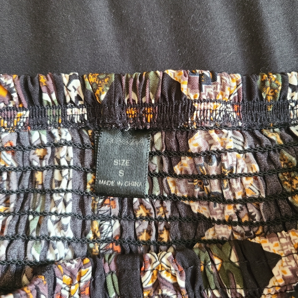 Shorts - Picture 3 of 3